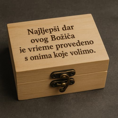 Drvena kutija s gravurom