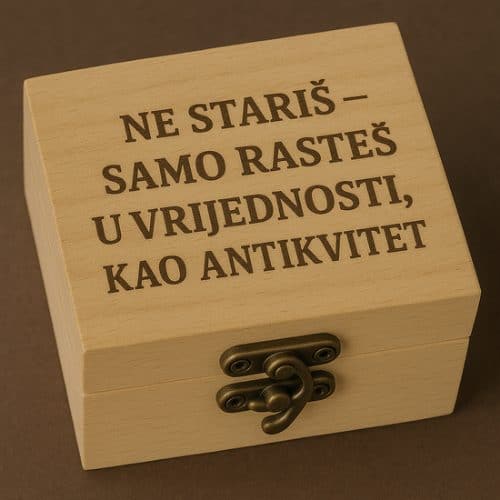 Drvena kutija s gravurom